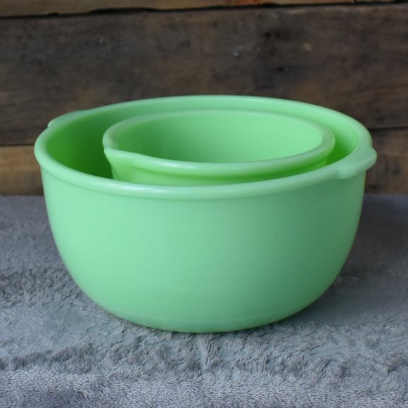 Vintage Other - Vintage Set of 2 Sunbeam Jadeite Mixing Bowl Set